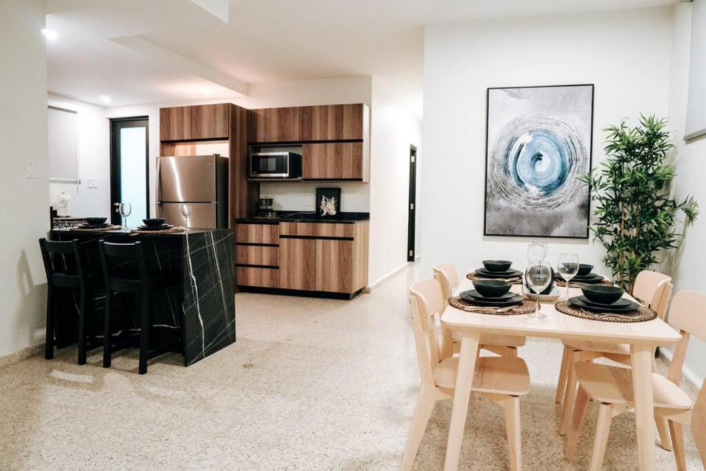 Renovated Modern Family House w/ Free Parking