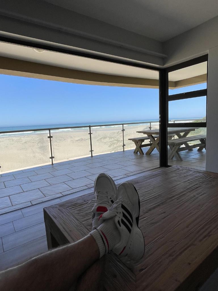 Paradise Beachfront Apartment photo 2
