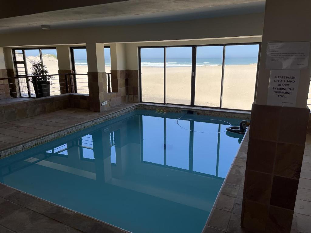 Paradise Beachfront Apartment photo 4