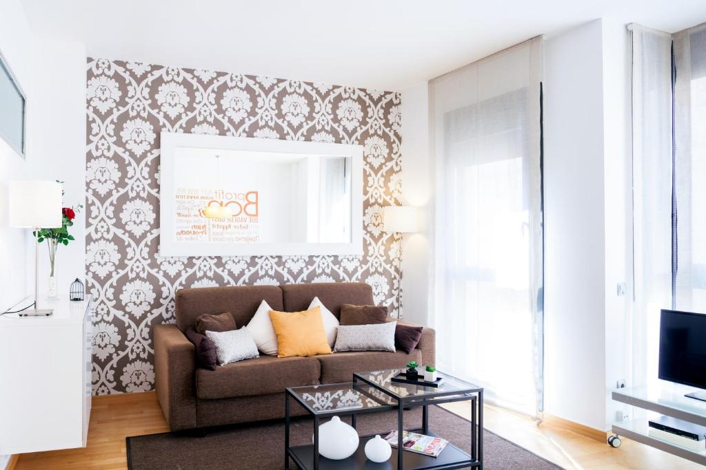 Feelathome Poblenou Beach Apartments - Tap to explore photos