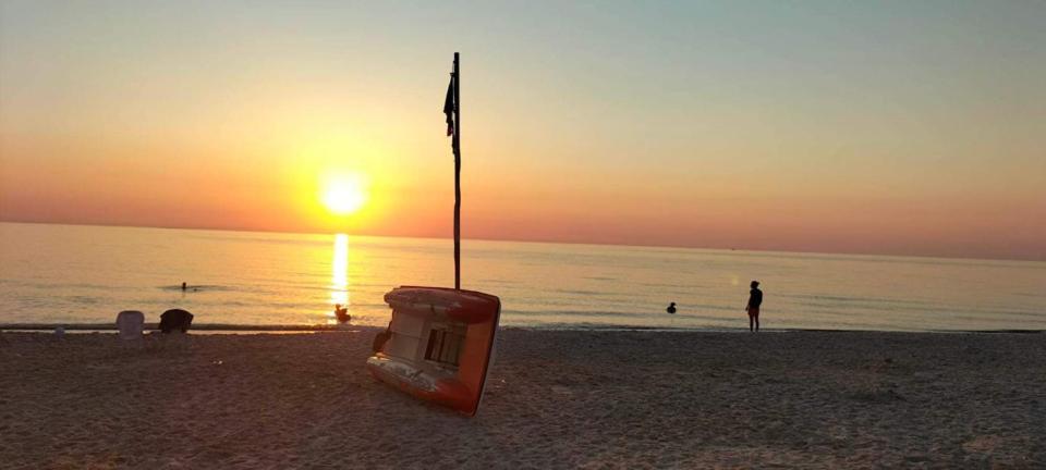 Dans résidence à bord de la mer avec plage privée photo 4