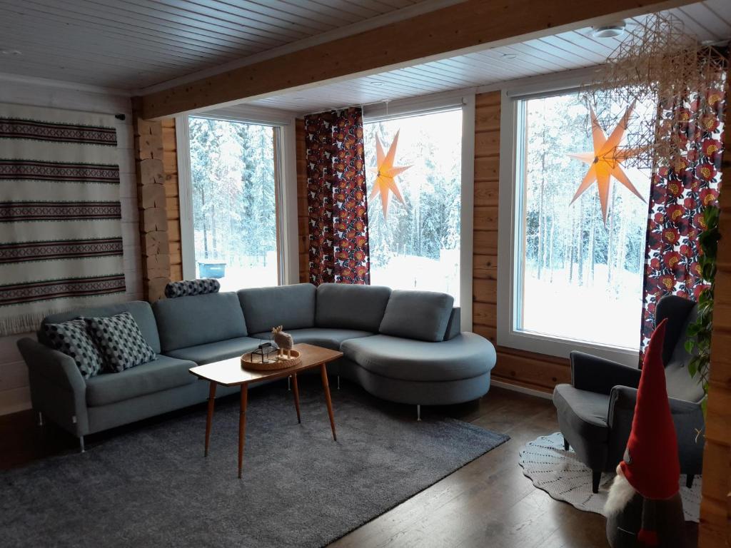 Christmas Log Cabin photo 4