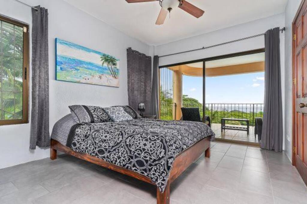 Magical 1 Bedroom Condo with Ocean View & Pool photo 2