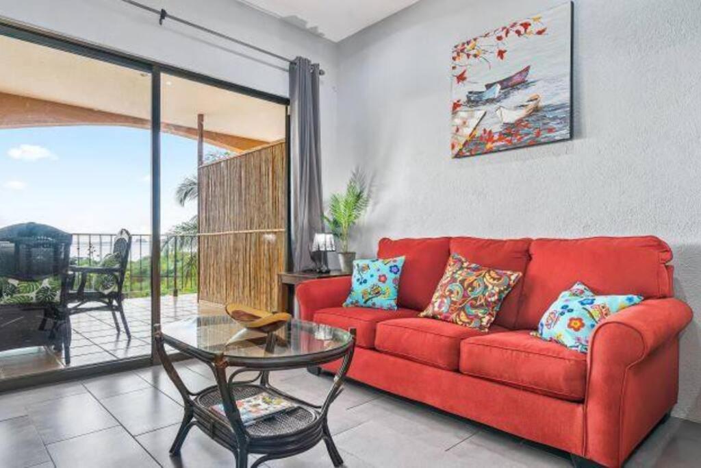 Magical 1 Bedroom Condo with Ocean View & Pool photo 4