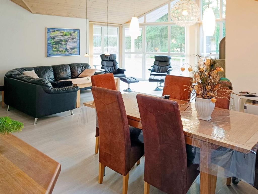 10 person holiday home in Ringk bing photo 3