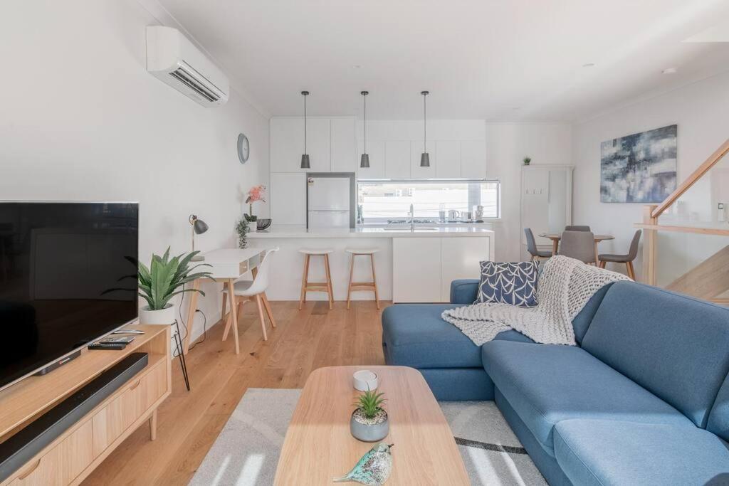 Perfect Port Melbourne Townhouse photo 4