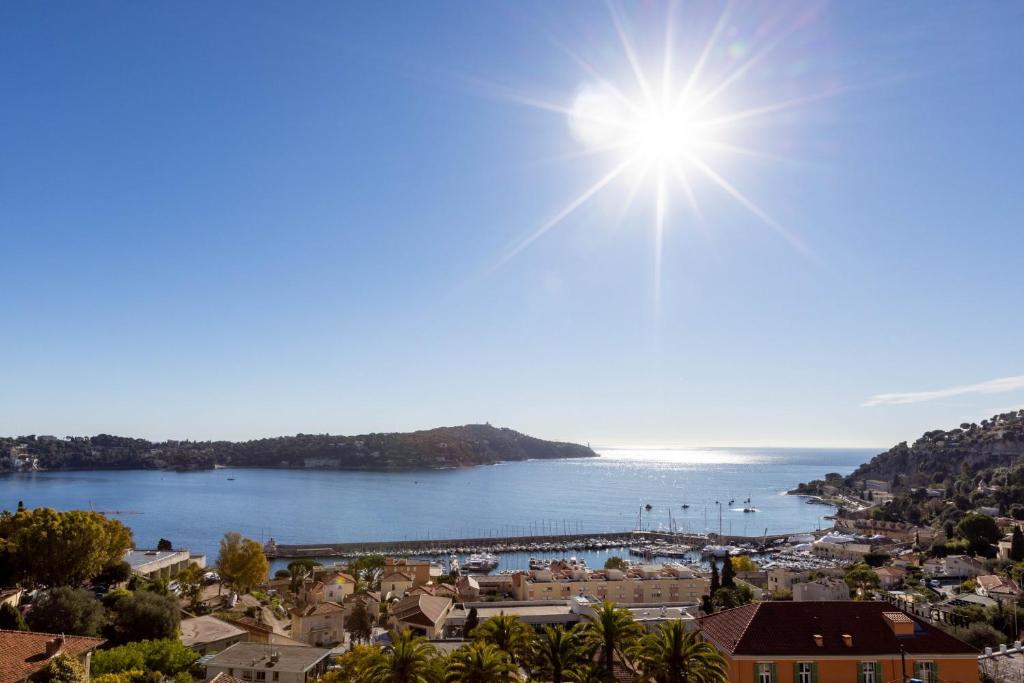 Luxury Top Floor Sea View Apartment in Villefranche sur Mer photo 1