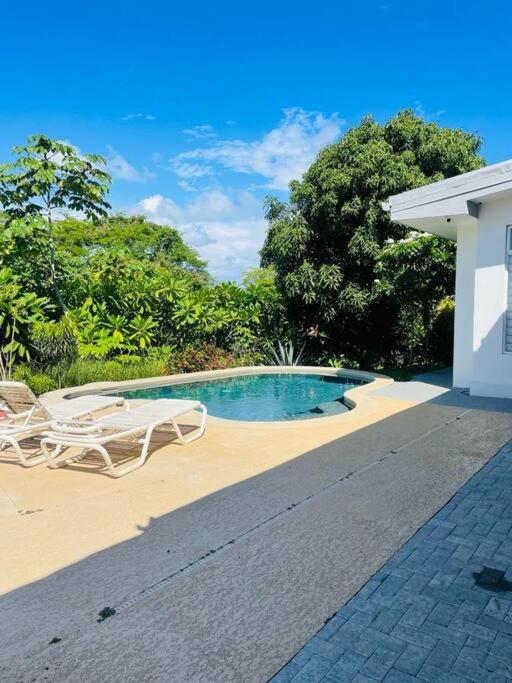 Cozy family house with pool photo 1