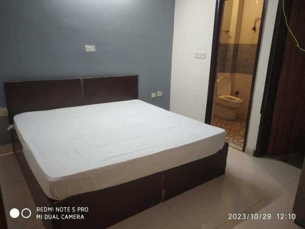 HOTEL LIVING POINT