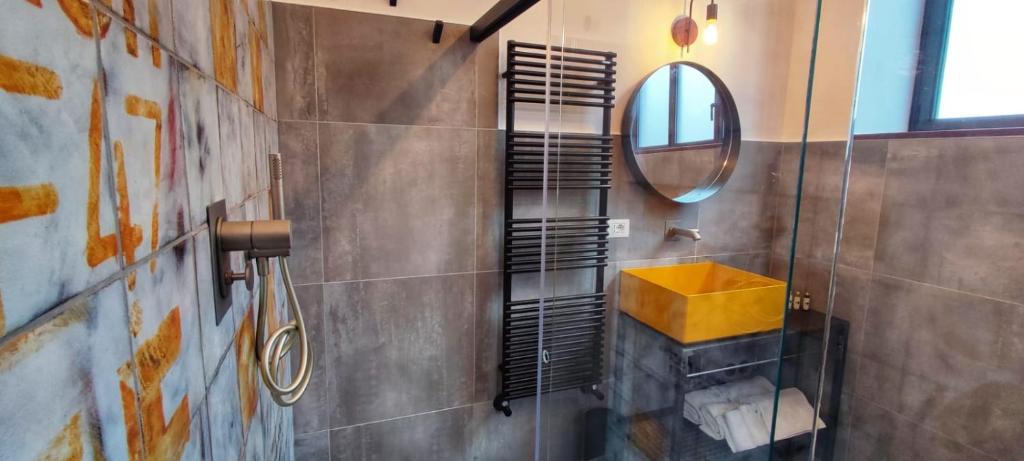 GARAGE47 Storica Officina Meccanica LOFT B&B iN PIENZA photo 2