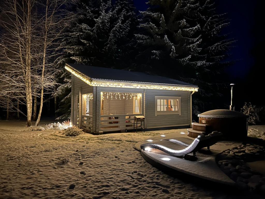 Romantic cozy house Kirzacinas pirts with bath close to seaside