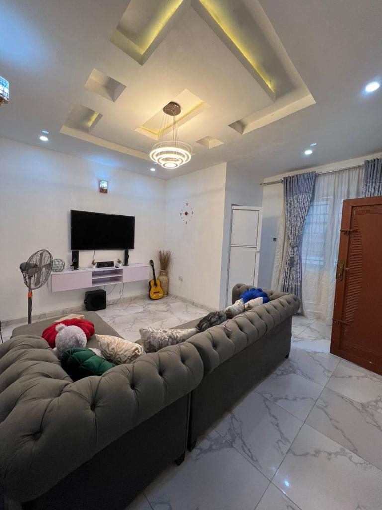B.A ogo oluwa house photo 3