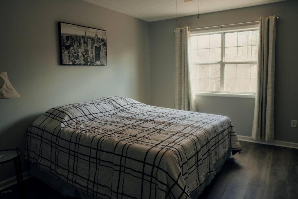 Recently Renovated Condo! photo 2