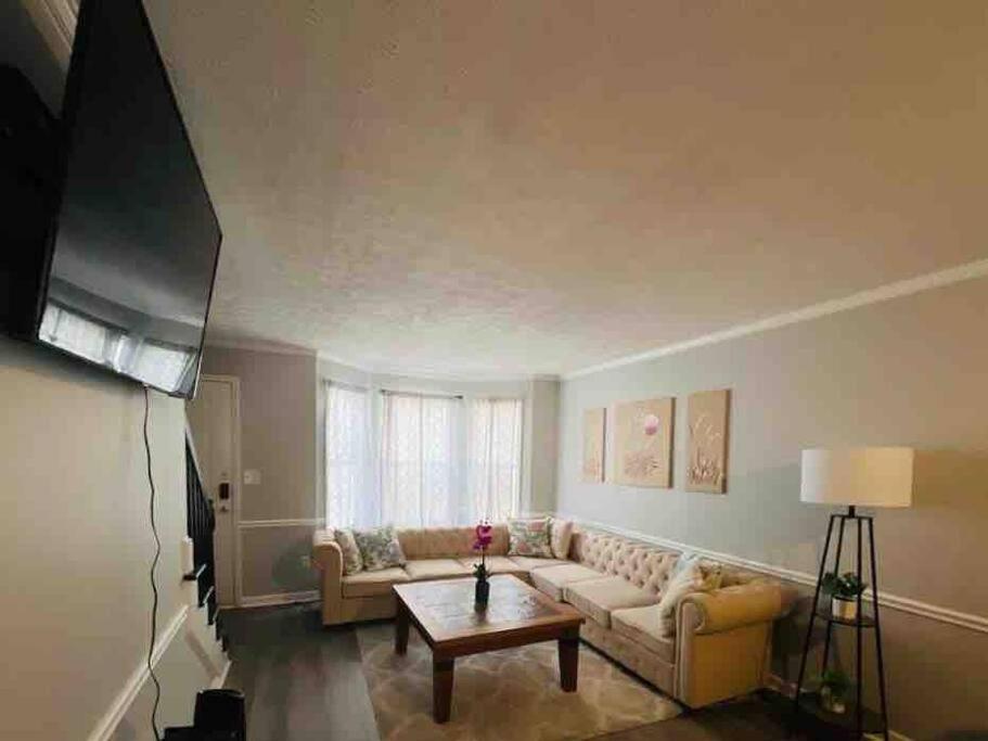 Recently Renovated Condo! photo 3
