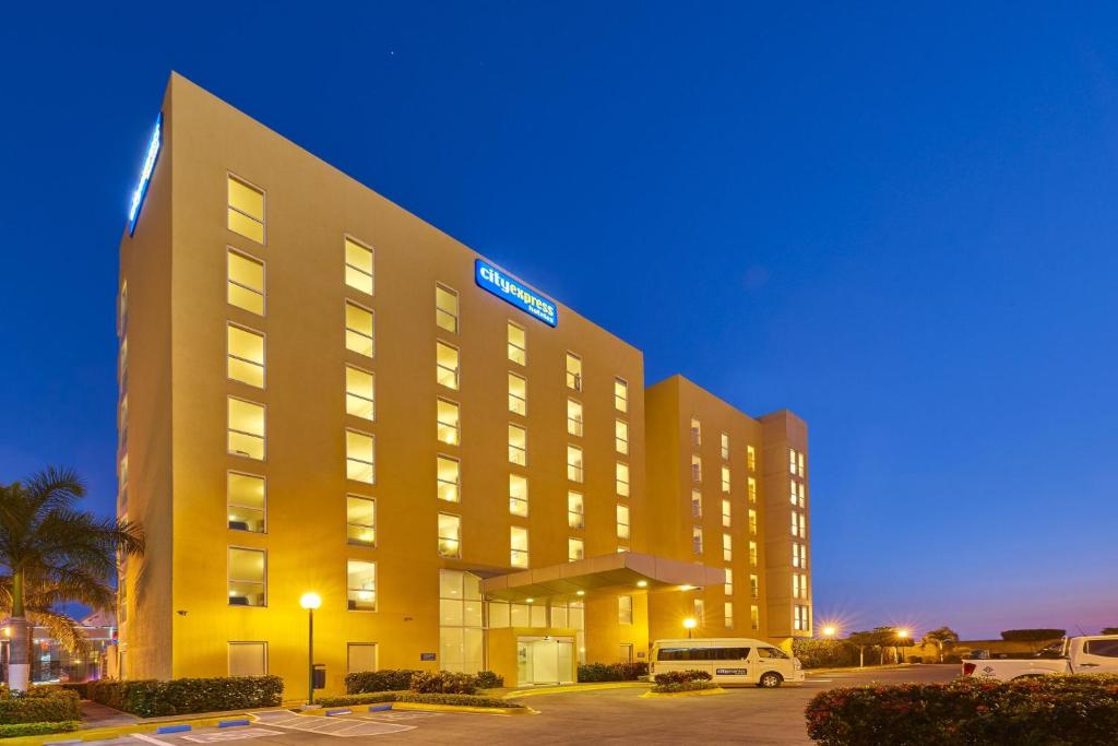 City Express by Marriott Manzanillo photo 2