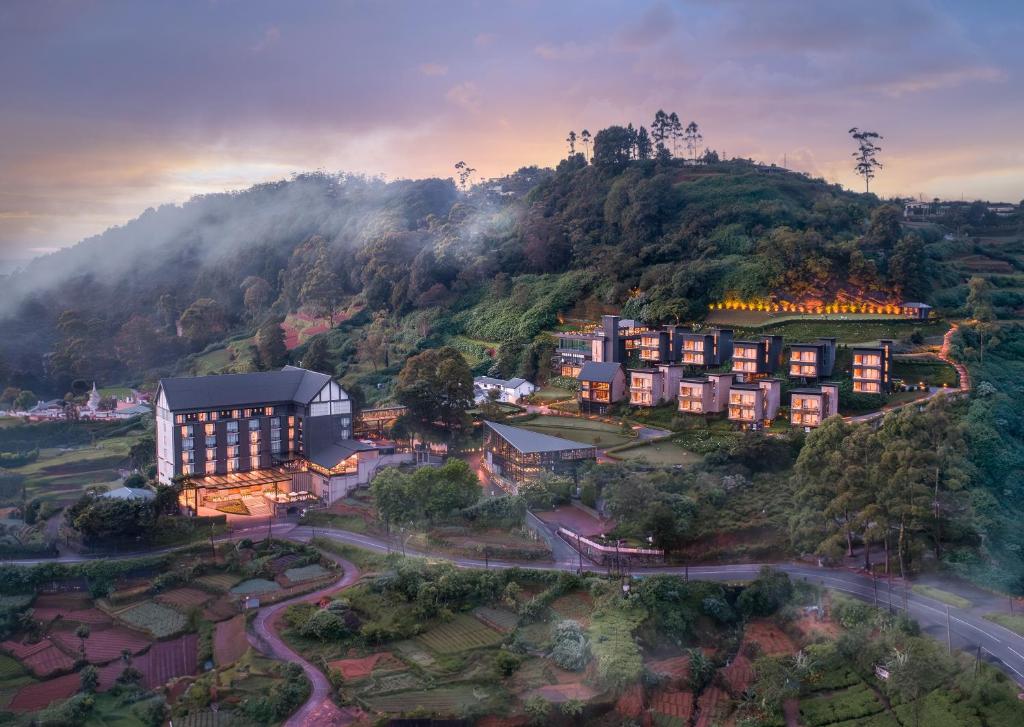 The Golden Ridge Hotel photo 3