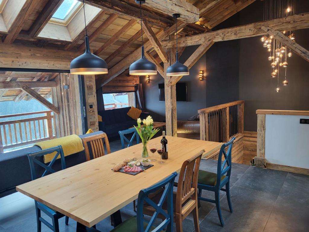 The Loft - unique apartment, NR MORZINE photo 3