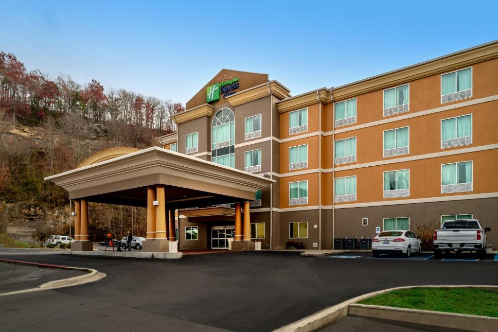 Holiday Inn Express Hotel & Suites Hazard, an IHG Hotel image
