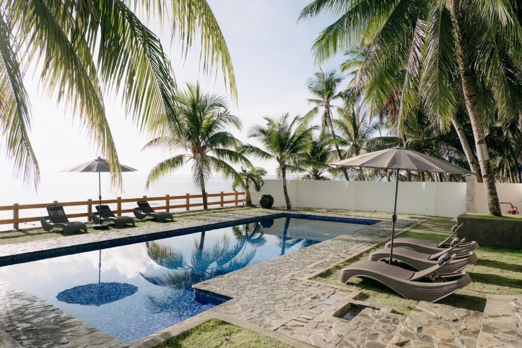Reef Side Exclusive Beachfront House in Cebu, Catmon