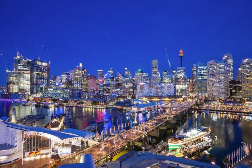 Spectacular Darling Harbour View Apartment & Parking photo 4