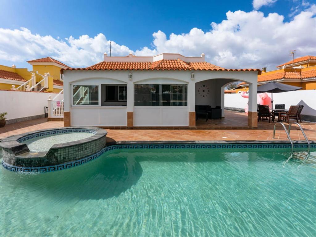 PRIMERA LUXURY HOUSE photo 1