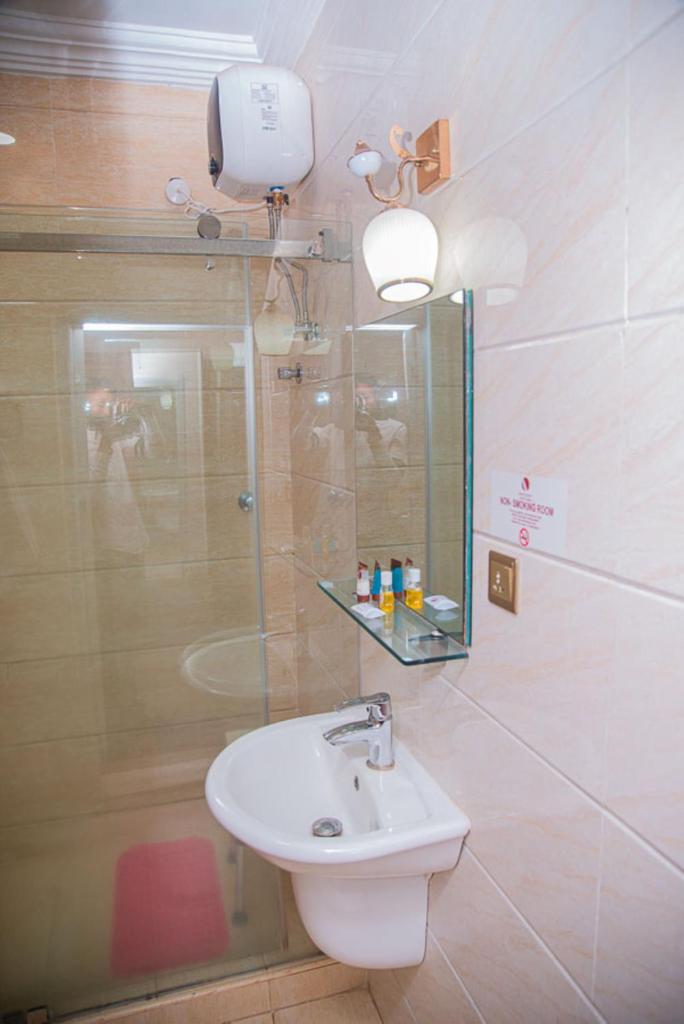 MAHOGANY HOTEL AND SUITES photo 4