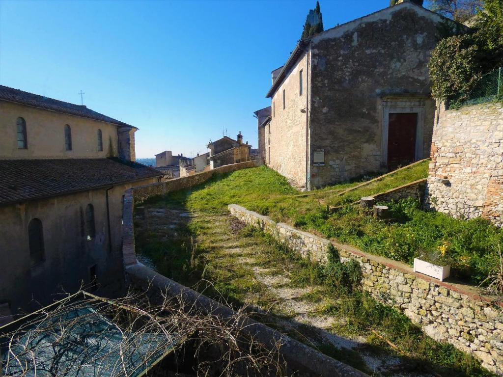 Scappo in Umbria, la Loggia - Tap to explore photos