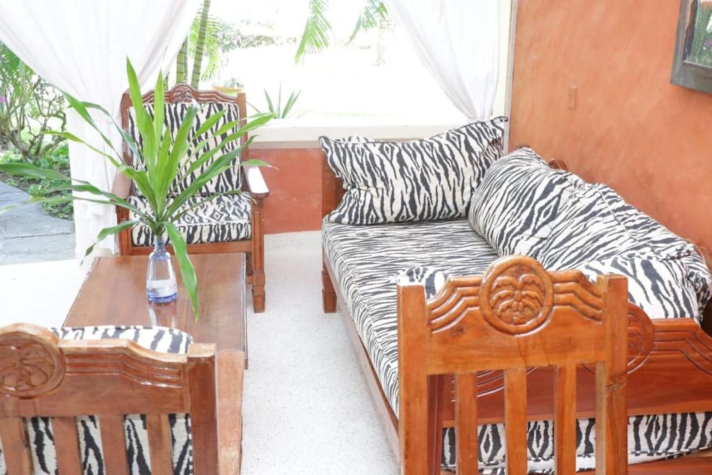 Baharini Beachfront Cottage photo 3