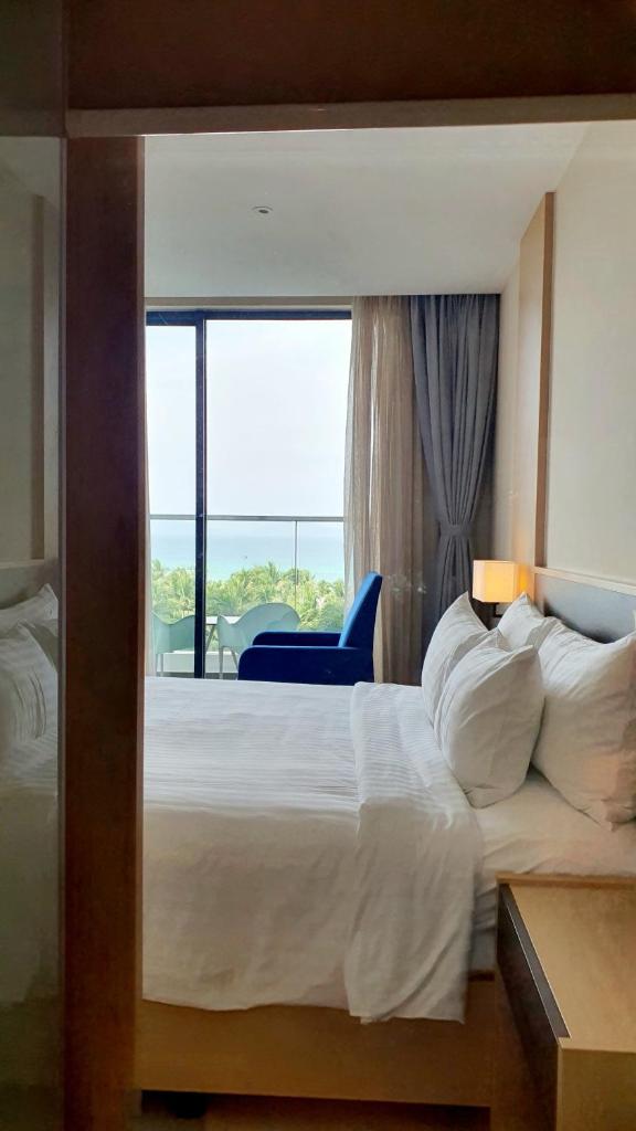 Seaview Cam Ranh Beach Resort Nha Trang Near The Airport Best Location photo 3