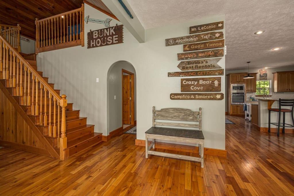 Lakefront with 3 King Beds, Pool Table, Arcade Barrel photo 3