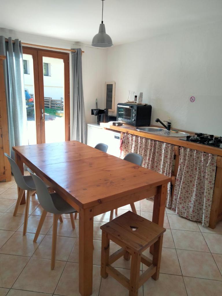 Chaleureux gîte situé en plein cœur des Bauges photo 2