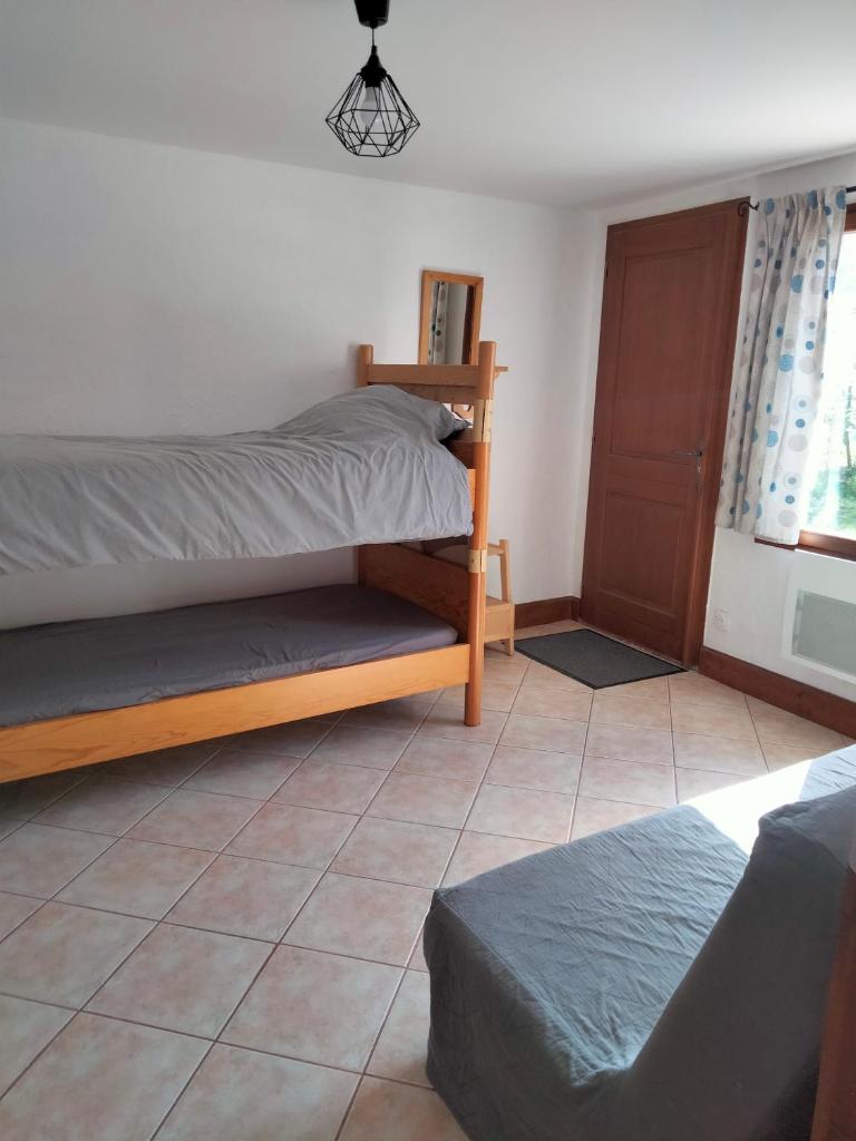 Chaleureux gîte situé en plein cœur des Bauges photo 4