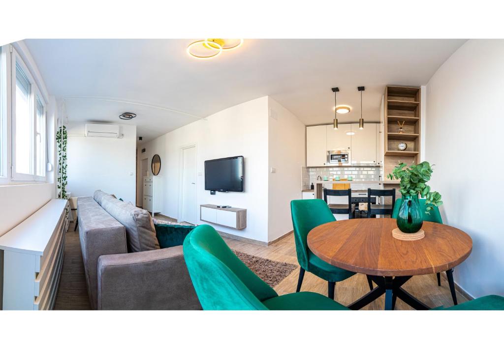 Sunny Nest Apartment