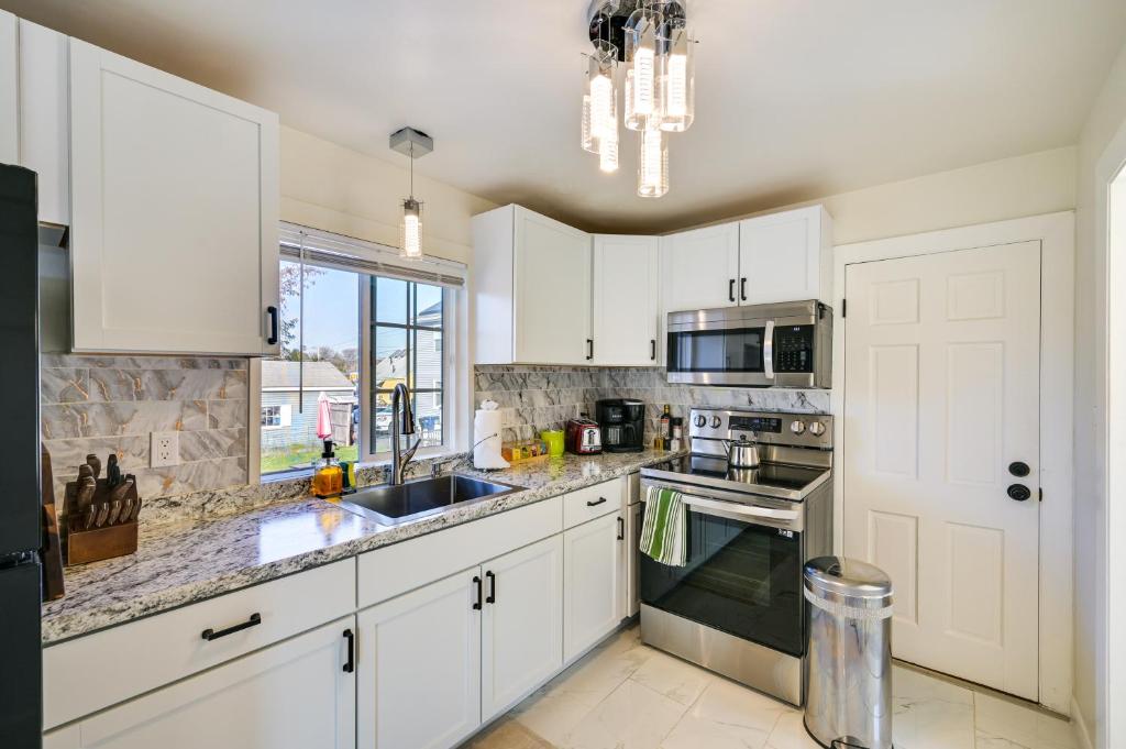 Pet-Friendly Salem Studio Shared Patio and Fire Pit photo 1