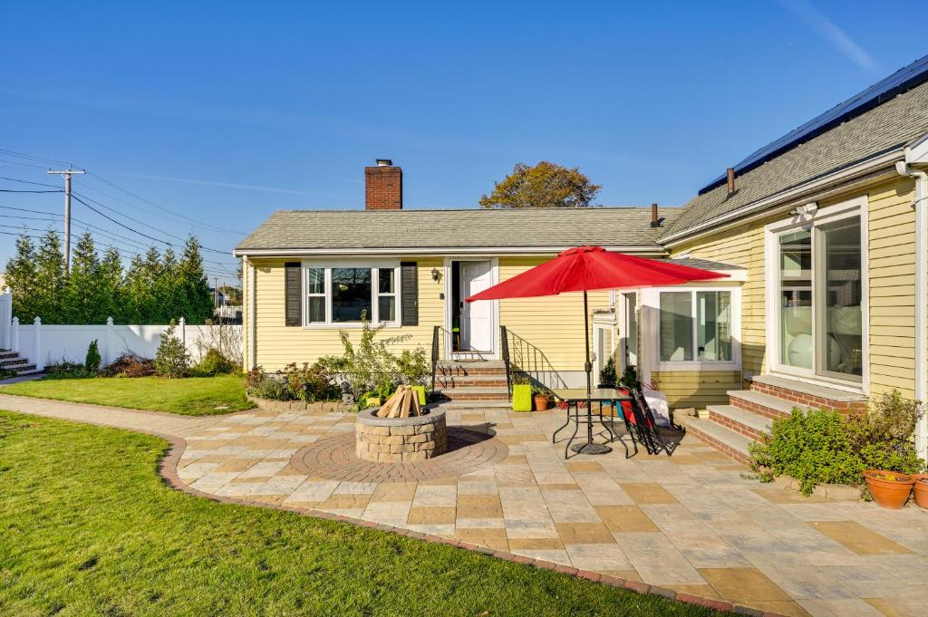 Pet-Friendly Salem Studio Shared Patio and Fire Pit photo 2