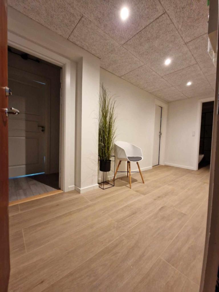 Enkeltværelse med fælles badeværelse photo 3