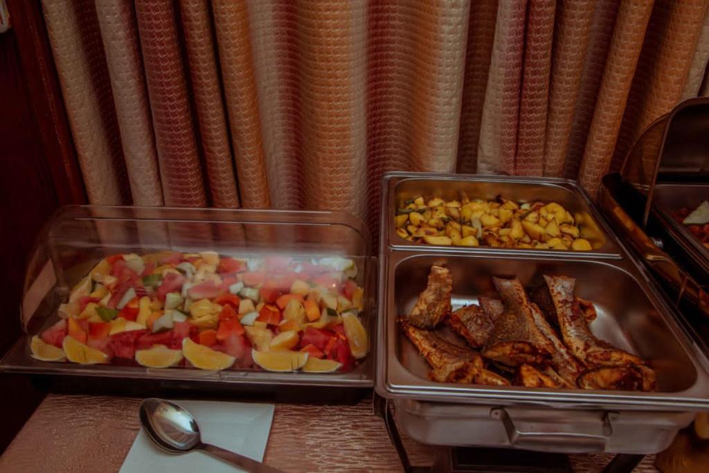 MAHOGANY HOTEL AND SUITES photo 1
