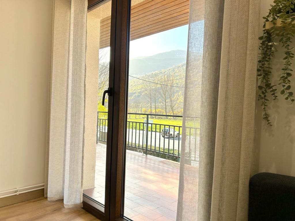 Encantador apartament amb un balcó únic al Pirineu by RURAL D'ÀNEU photo 1