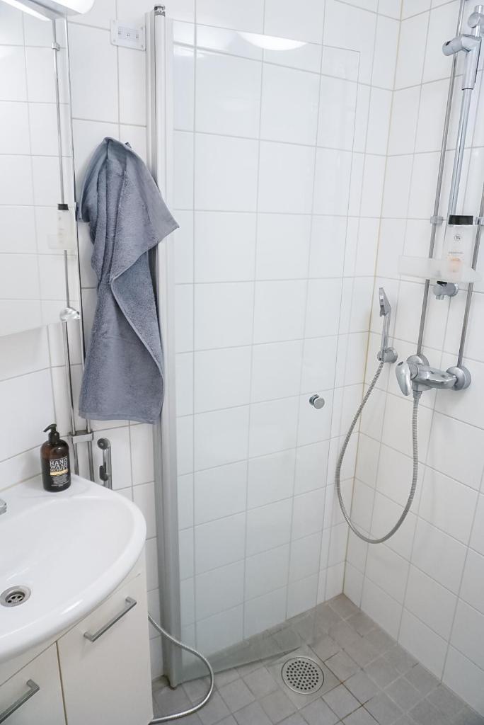 Cozy Vallila Studio - Easy to Centre & Airport - Tap to explore photos