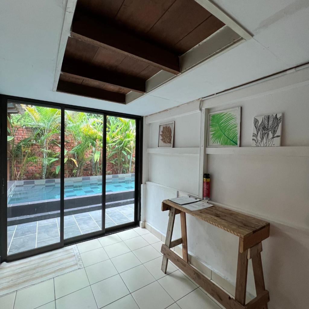 Kutum's Wooden House - Private Pool, Breakfast & Cafe photo 4