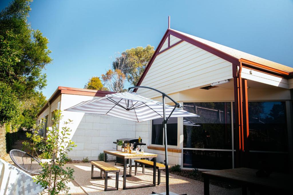 Sorrento Lodge photo 3