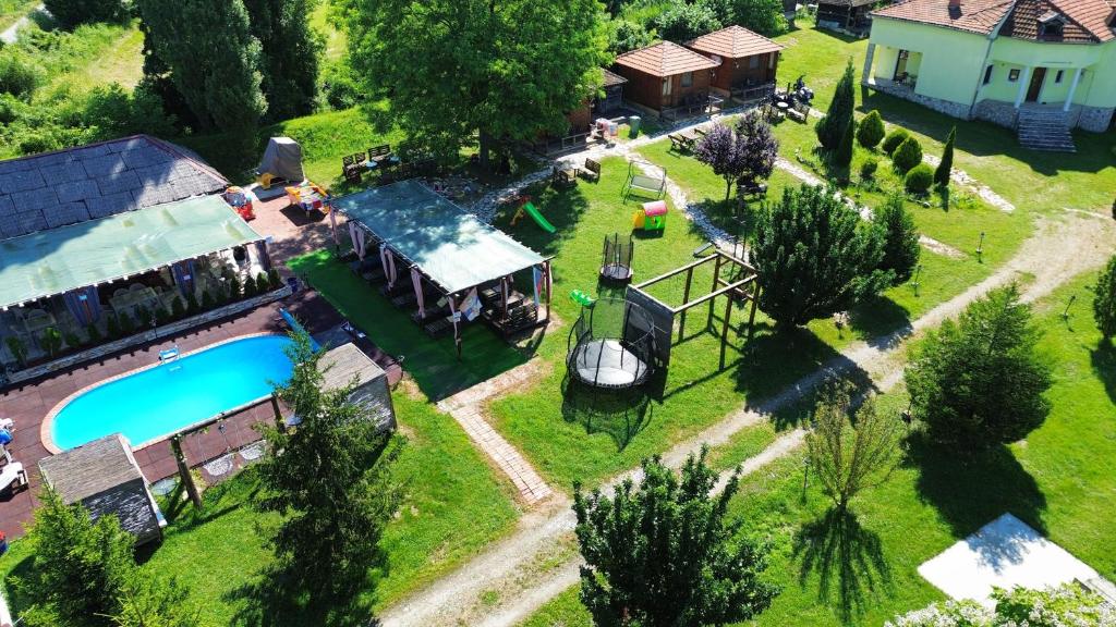 Brvnare Rodjak sa sela photo 1