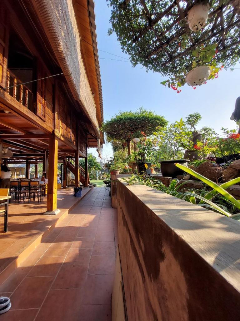 Nha Ben Suoi - Venue Travel