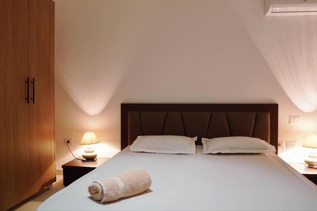 Luxury 1-Bedroom Apartment In El Aouina photo 4
