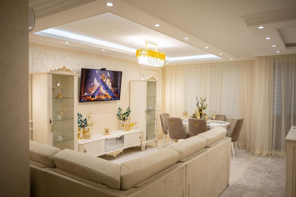 Center Candle Apartment photo 1