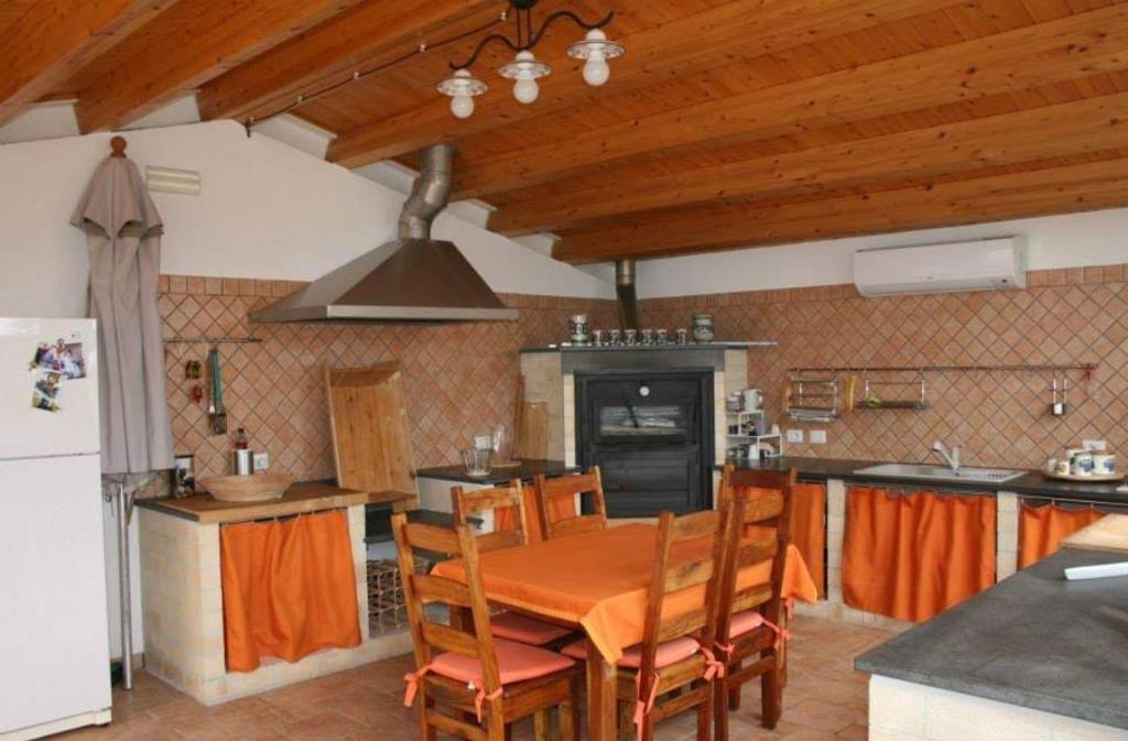 TRAVELLIVING - Casa Vacanze Villa Ida, Beachfront photo 1