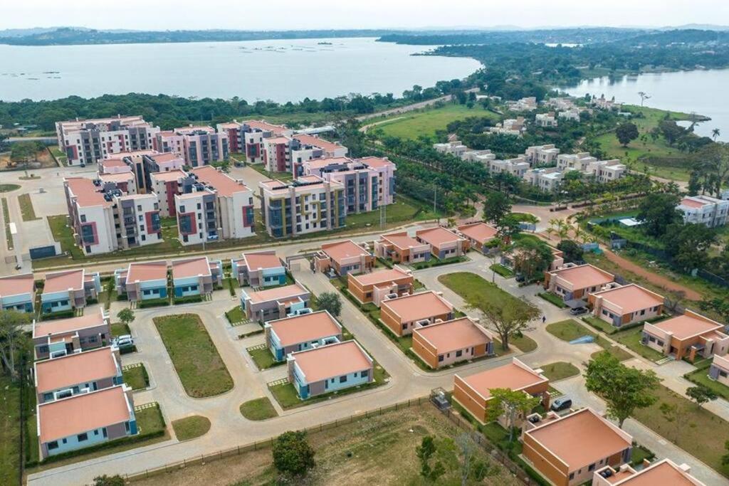 The Gray Haven Lakeside Condo photo 1