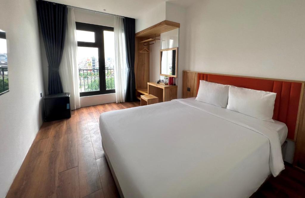 Haven Hut Riverside Hotel