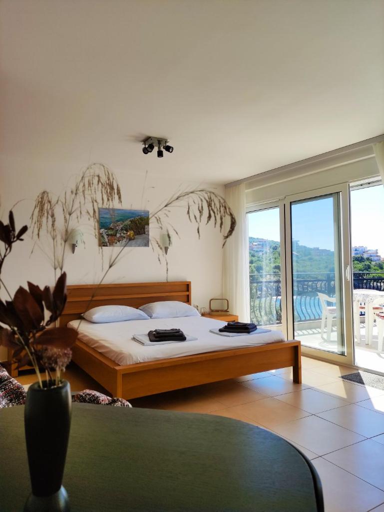 Luxury Seaside Holm Oak Villa with Private Beach photo 4
