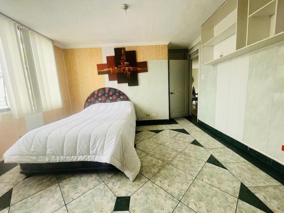 Departamento Espacioso al Norte de Quito photo 1